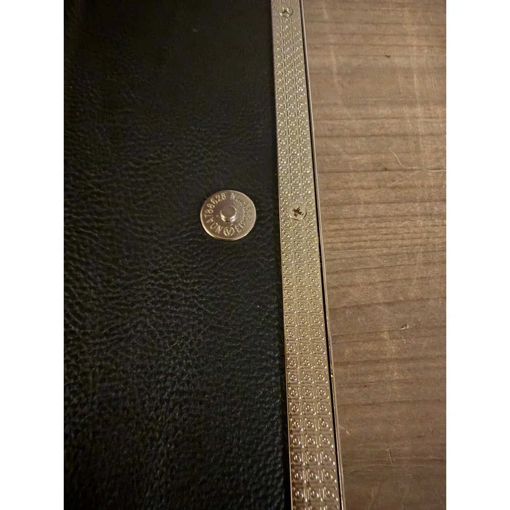 Steve Madden Black Floral Embossed Logo Tri-Fold Wallet Gold Tone Bar‎ Accent